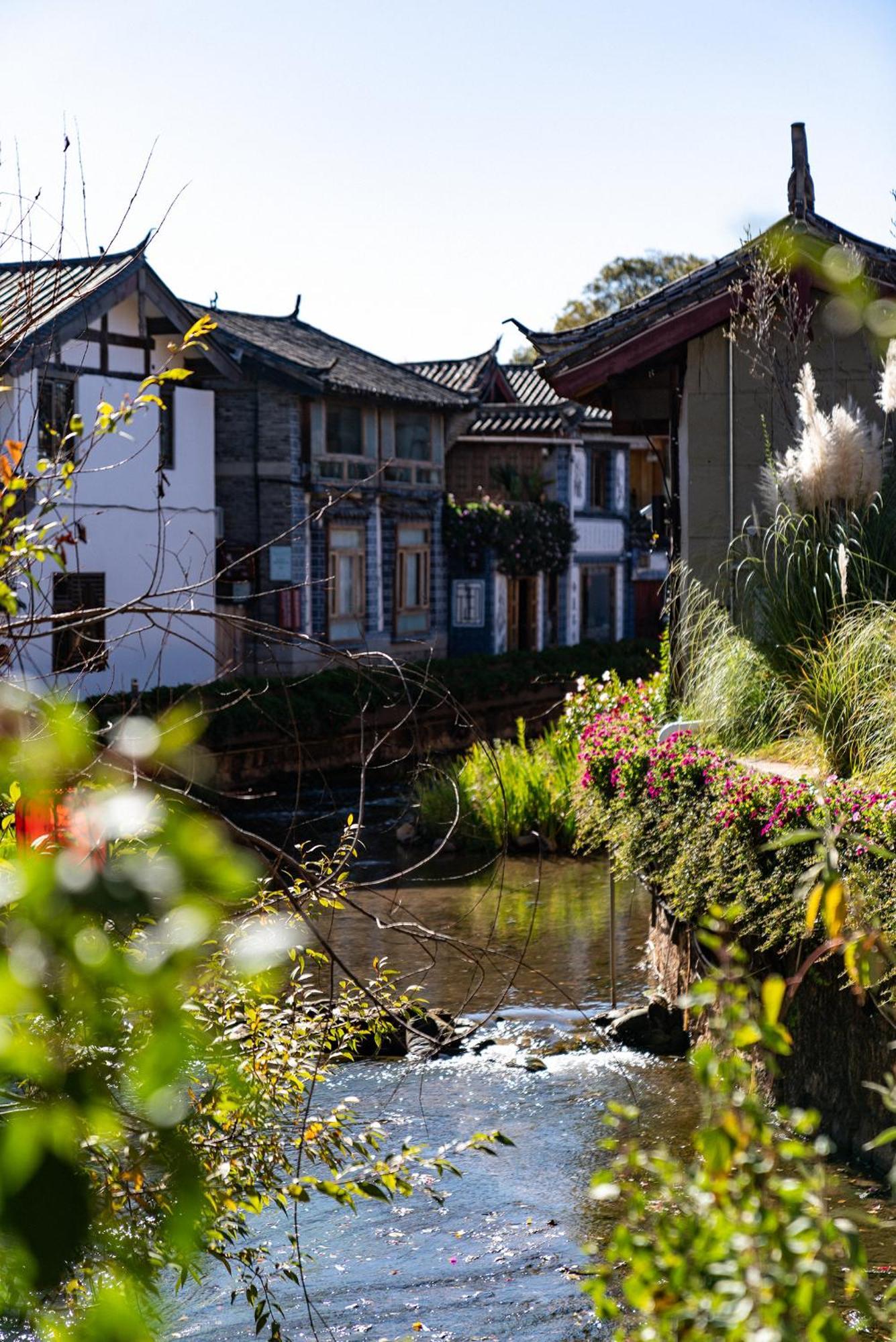 Jun Bo Xuan Boutique Hotel Лицзян Экстерьер фото